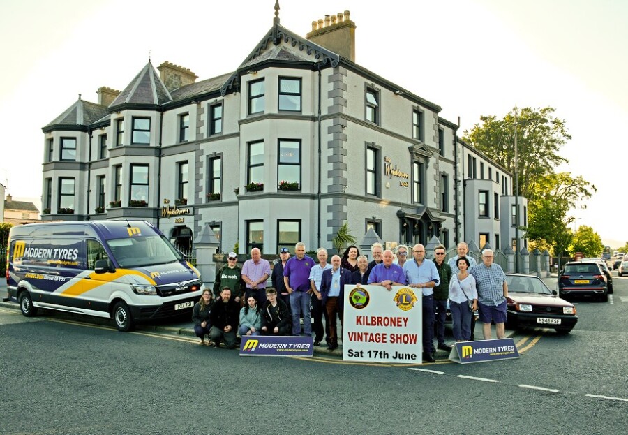 Committee and supporters of Kilbroney Vintage Show.
