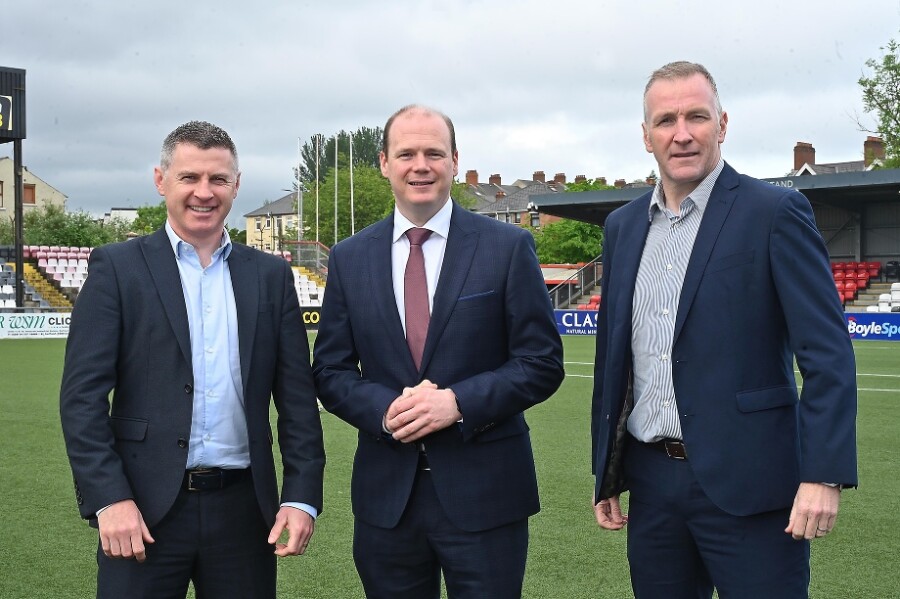 Pictured at the launch of the brand new £13m loan fund managed by Community Finance Ireland (CFI) and made available by Department for Communities for capital projects in communities across Northern Ireland, were Donal Traynor (Community Finance Ireland), Minister for Communities Gordon Lyons and Phelim Sharvin (Community Finance Ireland.)