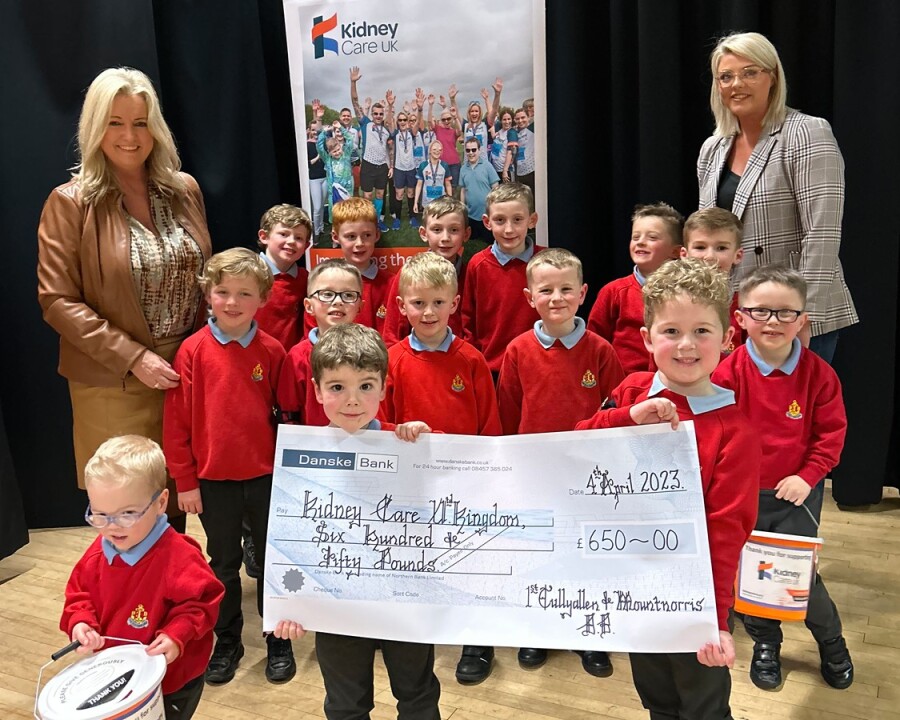 The Anchor Boys from 1st Tullyallen and Mountnorris Boys’ Brigade who raised £650 for Kidney Care UK are pictured along with Kidney Care UK Ambassador Jo-Anne Dobson and Lynsey Cartmill of Studio 44, Markethill.