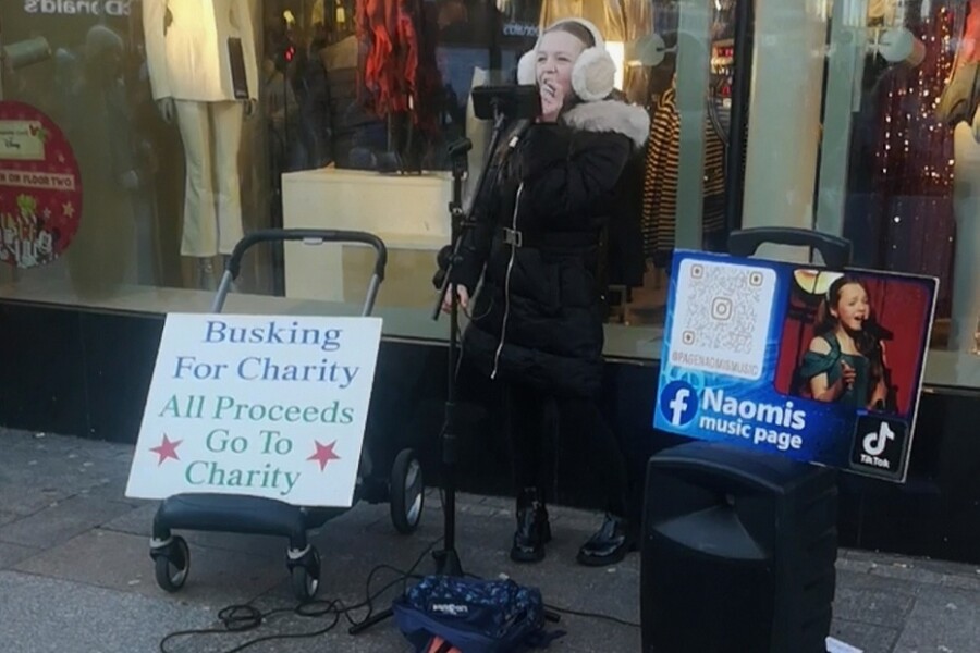  Naomi Gribben busking in Belfast.