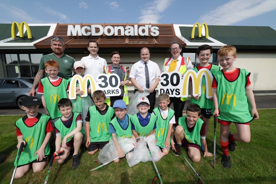 David McAleavey, youth coach for the Ashgrove Rovers F.C., alongside Tanya Loughran, Customer Care Assistant at McDonald’s in Newry; Gavin Doran, General Manager at McDonald’s; Niamh McGuigan, Business Manager at McDonald’s in Newry alongside the Ashgrove Rovers Youth Team.