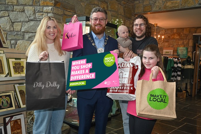Content creator Steph Duke and family with Newry, Mourne and Down District Council Deputy Chairperson, Councillor Gareth Sharvin.