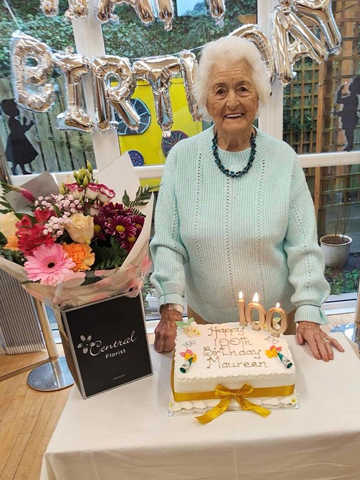 Maureen O'Hare with her 100th Birthday Cake.
