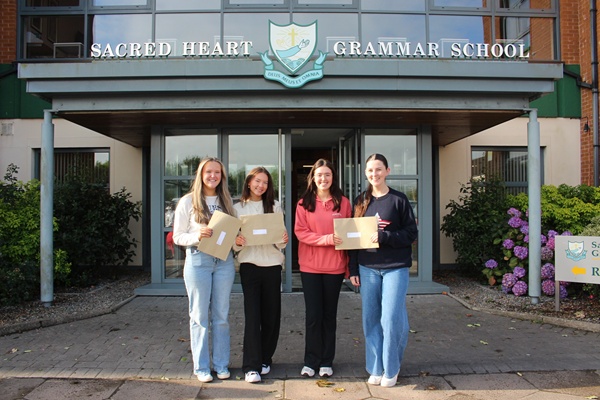 Caoimhe Mackle, Emily-Jane Flanagan , Eimear McAlinden and  Faye Magee with their results.