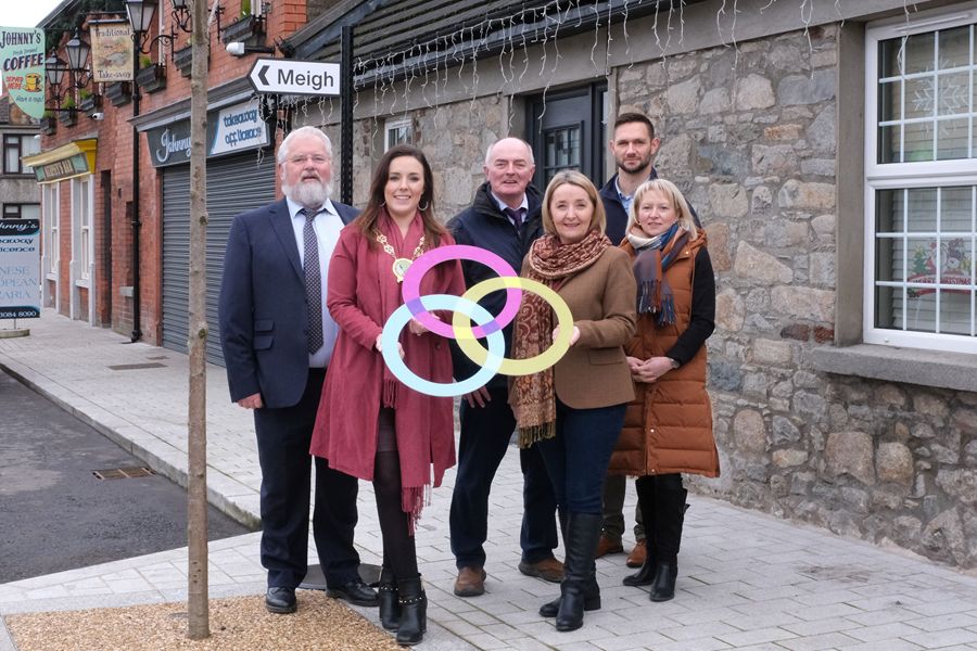Newry, Mourne and Down District Council Chairperson, Councillor Cathy Mason at Meigh with (from left) representatives from DAERA Jerome Burns, Gerry Donnelly, Lisa Clydesdale Mourne, Gullion and Lecale Rural Development Partnership Chairperson, Councillor Roisin Mulgrew and  Rural Development Programme Manager, Kevin McGarry.
