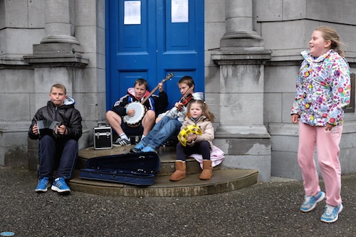 Iúr Cinn Fleadh's Best Street Session Competition sponsored by us folk here at Newry.ie could land you a tasty £100. Photograph: Columba O'Hare Iúr Cinn Fleadh's Best Street Session Competition sponsored by us folk here at Newry.ie could land you a tasty £100. Photograph: Columba O'Hare
