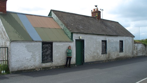 Linda pictured at the house where her great-great grandmother, Elizabeth Neville, was born in 1854. The house is situated beside the grounds of Ballyholland GAA club. Linda pictured at the house where her great-great grandmother, Elizabeth Neville, was born in 1854. The house is situated beside the grounds of Ballyholland GAA club.