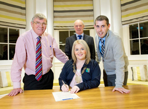 Newry, Mourne and Down District Council Chairperson, Cllr Naomi Bailie is joined by Cllr Michael Carr; Cllr Stephen Burns; and Chief Executive Liam Hannaway to officially sign a sister cities agreement between Newry, Mourne and Down and Southern Pines, Pinehurst and Aberdeen, North Carolina, USA. Newry, Mourne and Down District Council Chairperson, Cllr Naomi Bailie is joined by Cllr Michael Carr; Cllr Stephen Burns; and Chief Executive Liam Hannaway to officially sign a sister cities agreement between Newry, Mourne and Down and Southern Pines, Pinehurst and Aberdeen, North Carolina, USA.