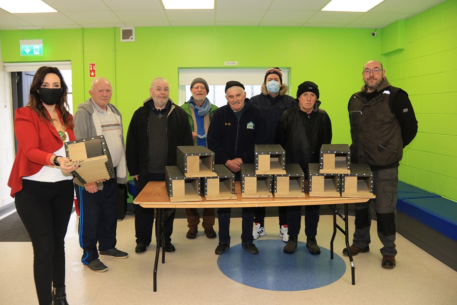 Newry, Mourne and Down District Council Chairperson, Councillor Cathy Mason with (L to R) Kingdom Men’s Shed volunteers Peter Walsh, Joseph Donnan, Phil Allen, Daniel Small, Neil Cousins, Terry McCartan and Chris Smith.