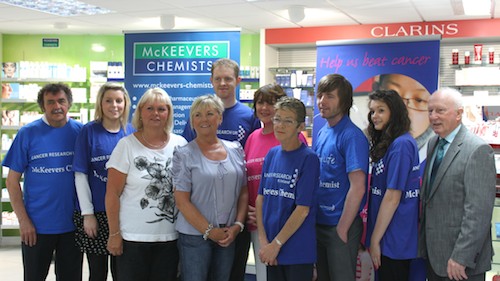 Paddy O’Hanlon, Cara Gribben, Bernie Ward, Cora Trainor, Gary McParland, Noreen Kingham, Mary Harratty, Michael Mullen – Skydivers, Tara Byrne and Gervase McCartan, Chairman of Newry Cancer Research Committee.   
