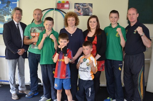 Members of the Bosco Boxing Club in Newry with Minister Ní Chuilín