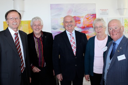 Speakers at the Éigse Chluain Tarbh included S MacDhaibhéad from Gaeláras