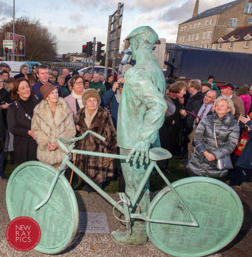 Councillor Gillian Fitzpatrick, Chairperson of Newry, Mourne and Down District Council photographed with two  Patrick Rankins Daughters , 82 year old Kate Bishop and 90 year old Patsy O'Halloran as they unveil the artwork of their father. Photograph: NewRayPics 