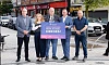 Michael Savage, Newry Chamber, Anna Maria Szadowiak, Retail NI, Glyn Hanna, Newry Mourne and Down Council Chair, Glyn Roberts, Retail NI and Gareth Wilson MLA remind people in Newry to vote for their high street heroes.