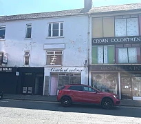 Photo taken by author of the buildings on the Mall that currently occupy the site where the old dispensary and committee rooms were located.