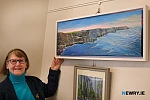Moira Maginn with her Cliffs of Moher painting