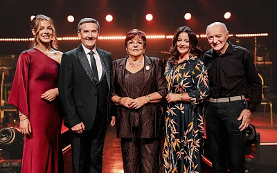 Susan McCann pictured with presenter Daniel O'Donnell, her granddaughter Sinead, daughter Linda and husband Denis Heaney during recording for the new series of 'Opry le Daniel'.
